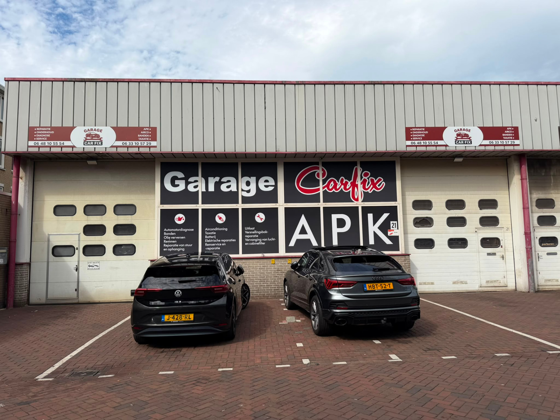 Het pand van Garage Car Fix aan de Uitenhagestraat in Den Haag